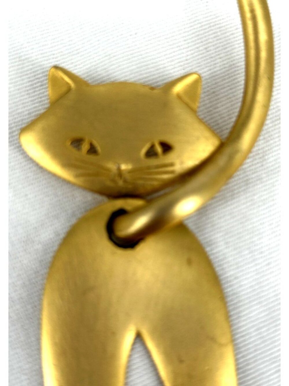 JJ Jonette Jewelry Large Cat Brooch Pin Gold Tone Articulated Head Gold Tone 4.5 - Picture 2 of 7